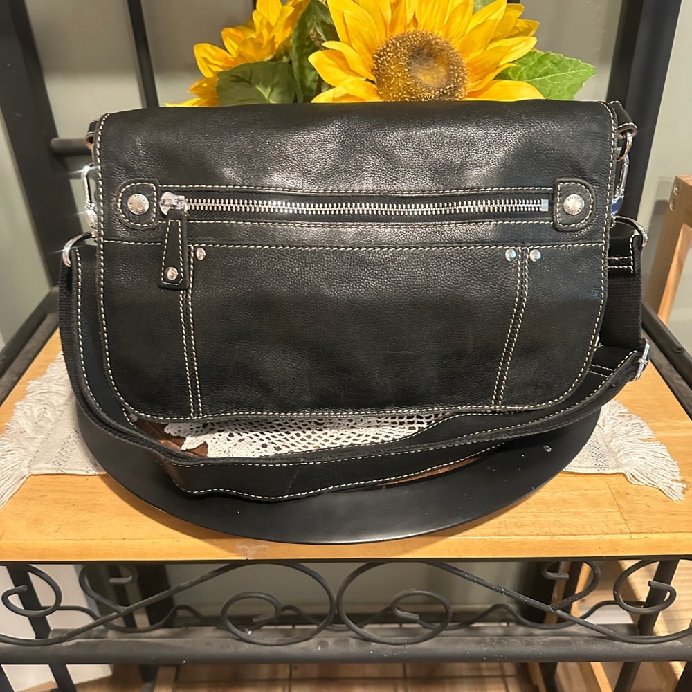 Fossil Black Crossbody Bag 
14inL x 10inH x 4inW